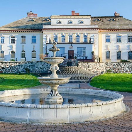 Palac Pod Bocianim Gniazdem Runowo  Exteriér fotografie