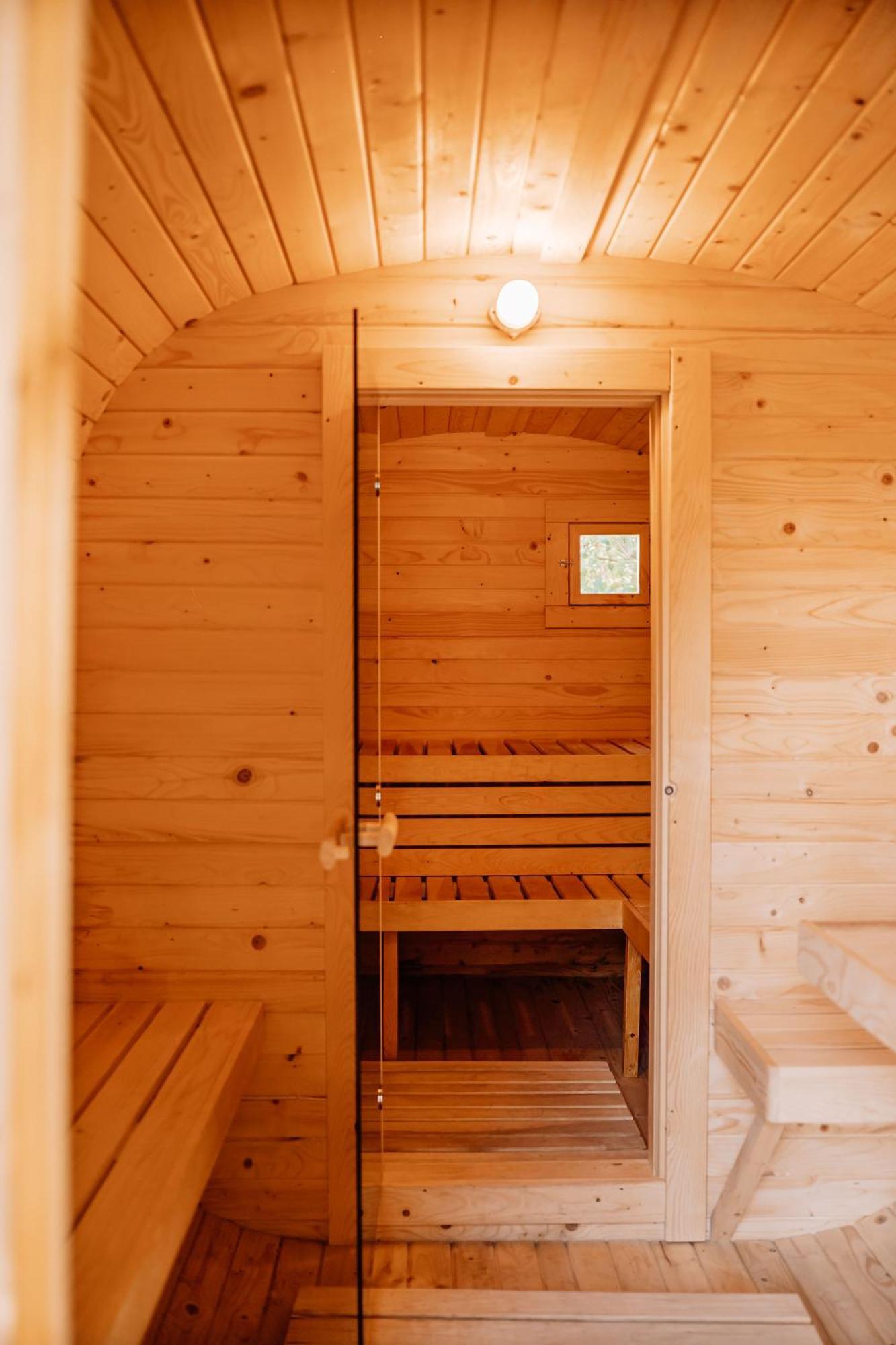 Palac Pod Bocianim Gniazdem Runowo  Exteriér fotografie