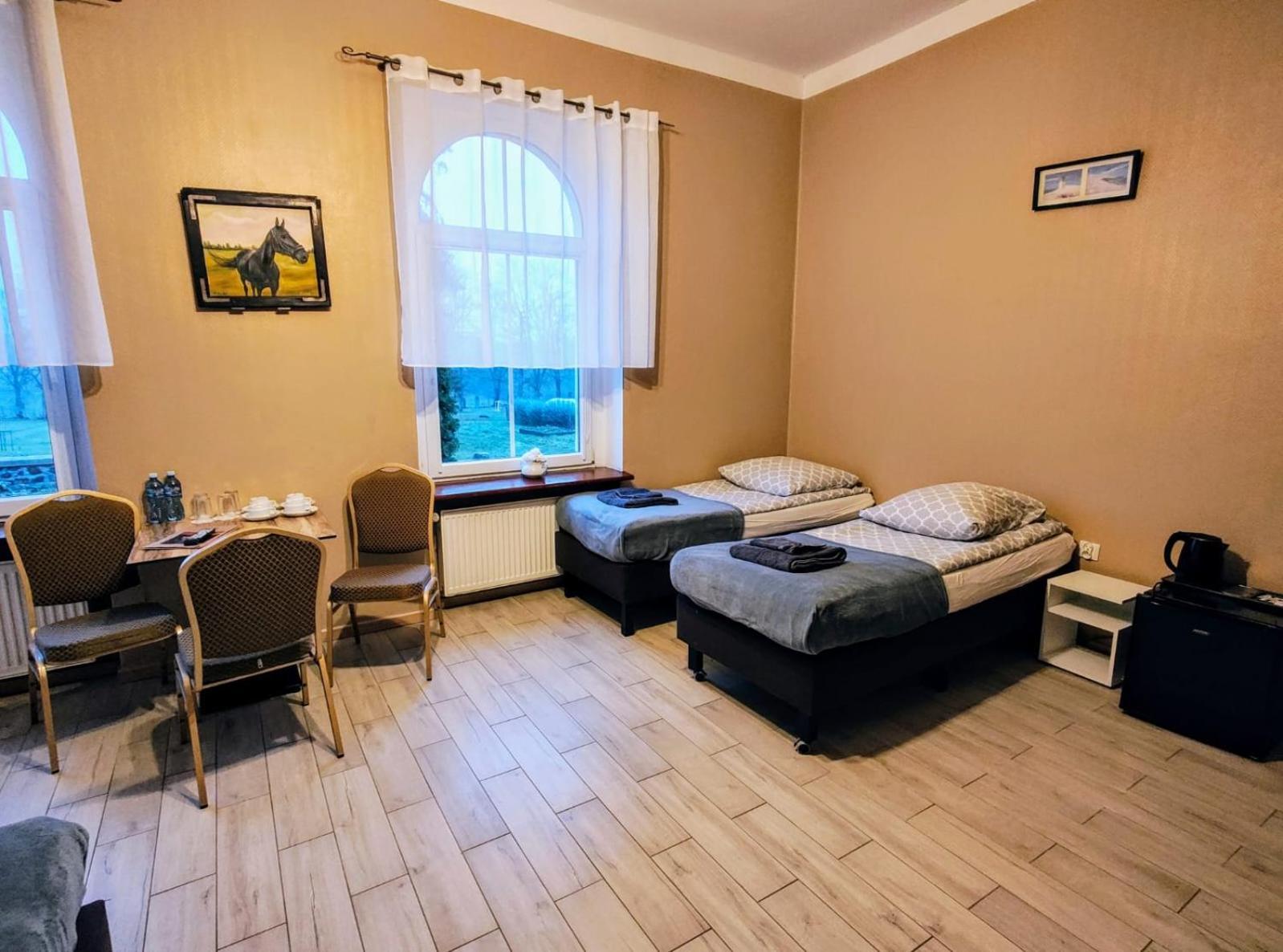 Palac Pod Bocianim Gniazdem Runowo  Exteriér fotografie